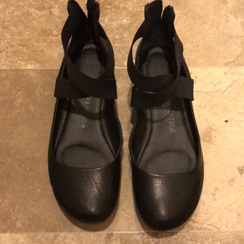 Kenneth Cole, size 8 leather flats